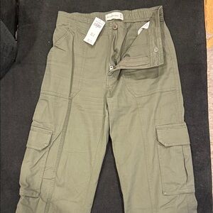 Abercrombie Women’s Green Cargo Pants